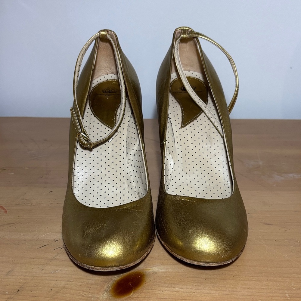 Chic Gold Women's Heels